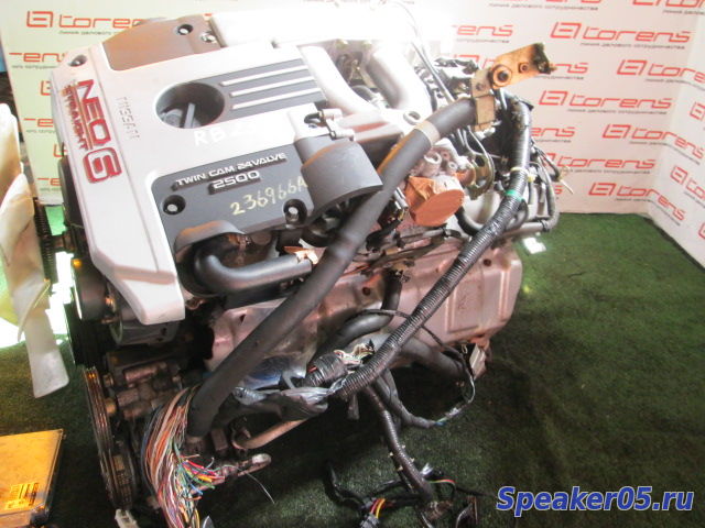 Двигатель на Nissan Laurel RB25DE